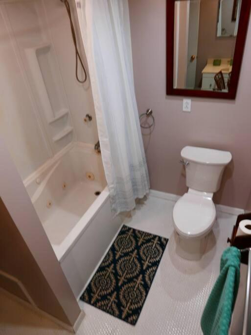 Vineyard Farmhouse With Hot Tub & Lake Views Hammondsport Dış mekan fotoğraf