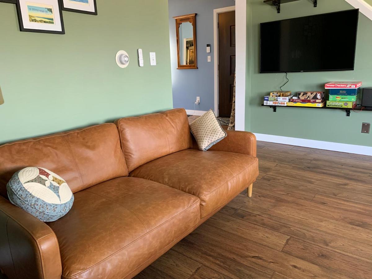 Vineyard Farmhouse With Hot Tub & Lake Views Hammondsport Dış mekan fotoğraf