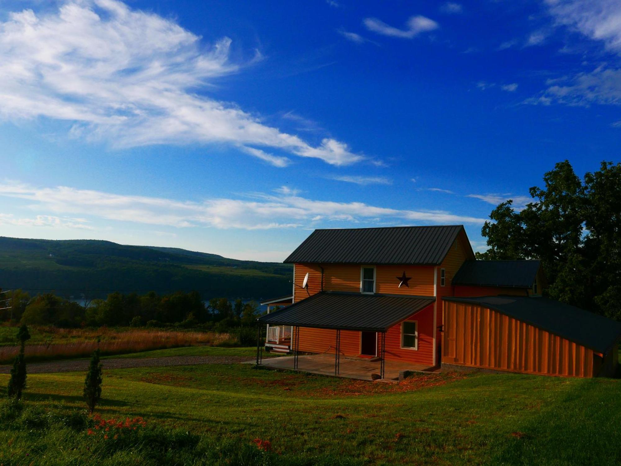 Vineyard Farmhouse With Hot Tub & Lake Views Hammondsport Dış mekan fotoğraf